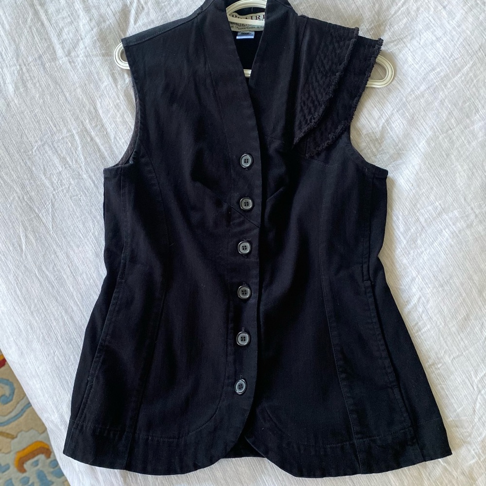 Ruffle edge top and skirt set